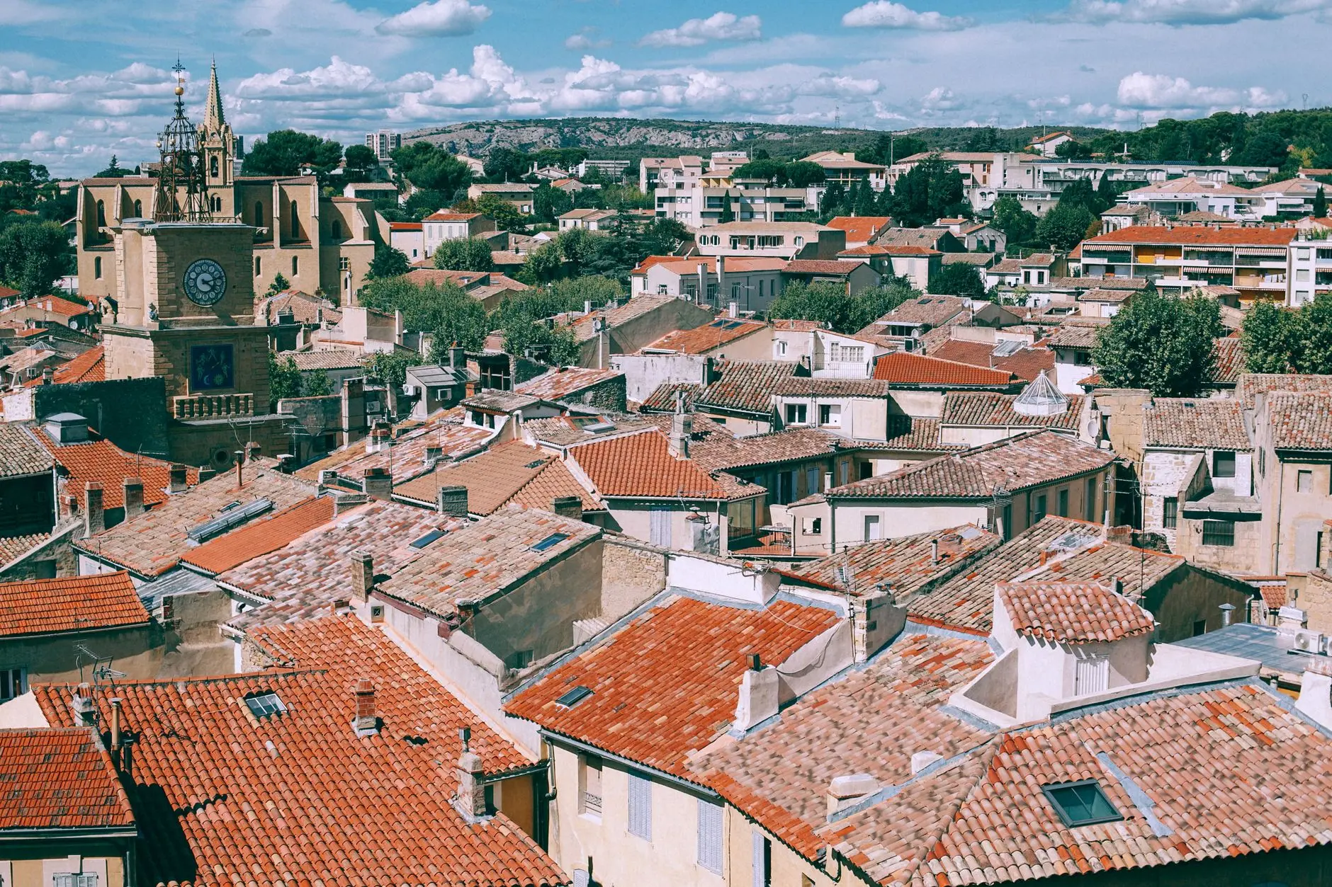 Couvreur-a-Le-Muy-artisan-local-pour-vos-travaux-de-toiture-et-renovation.jpg Couvreur à Le Muy : artisan local pour vos travaux de toiture et rénovation